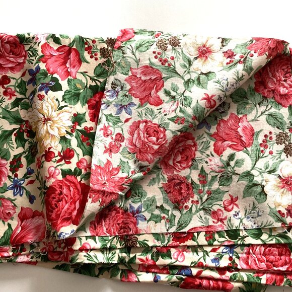 1 Piece of Cotton Fabric Red Floral Flowers Quilting Sewing 1 Meter Material - Picture 1 of 3